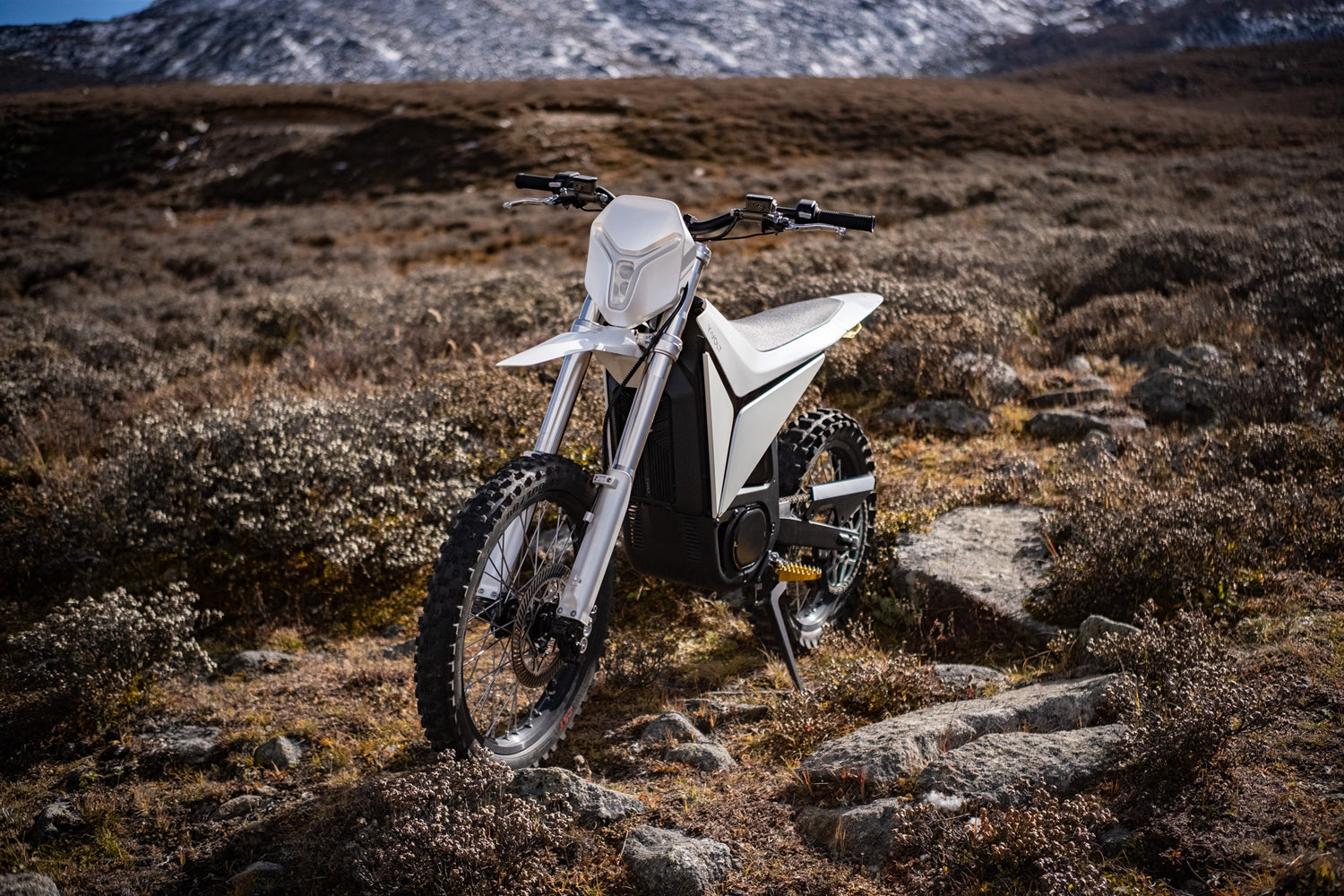 Y-VOLT Surge V in alpine terrain